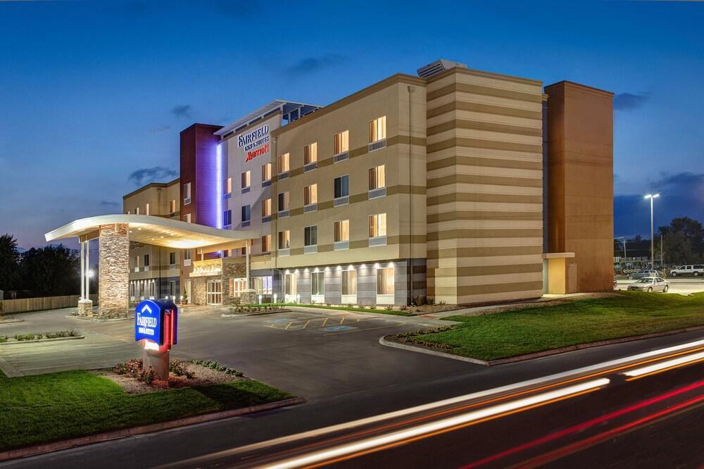 Fairfield Inn & Suites Вайтвотер Екстер'єр фото