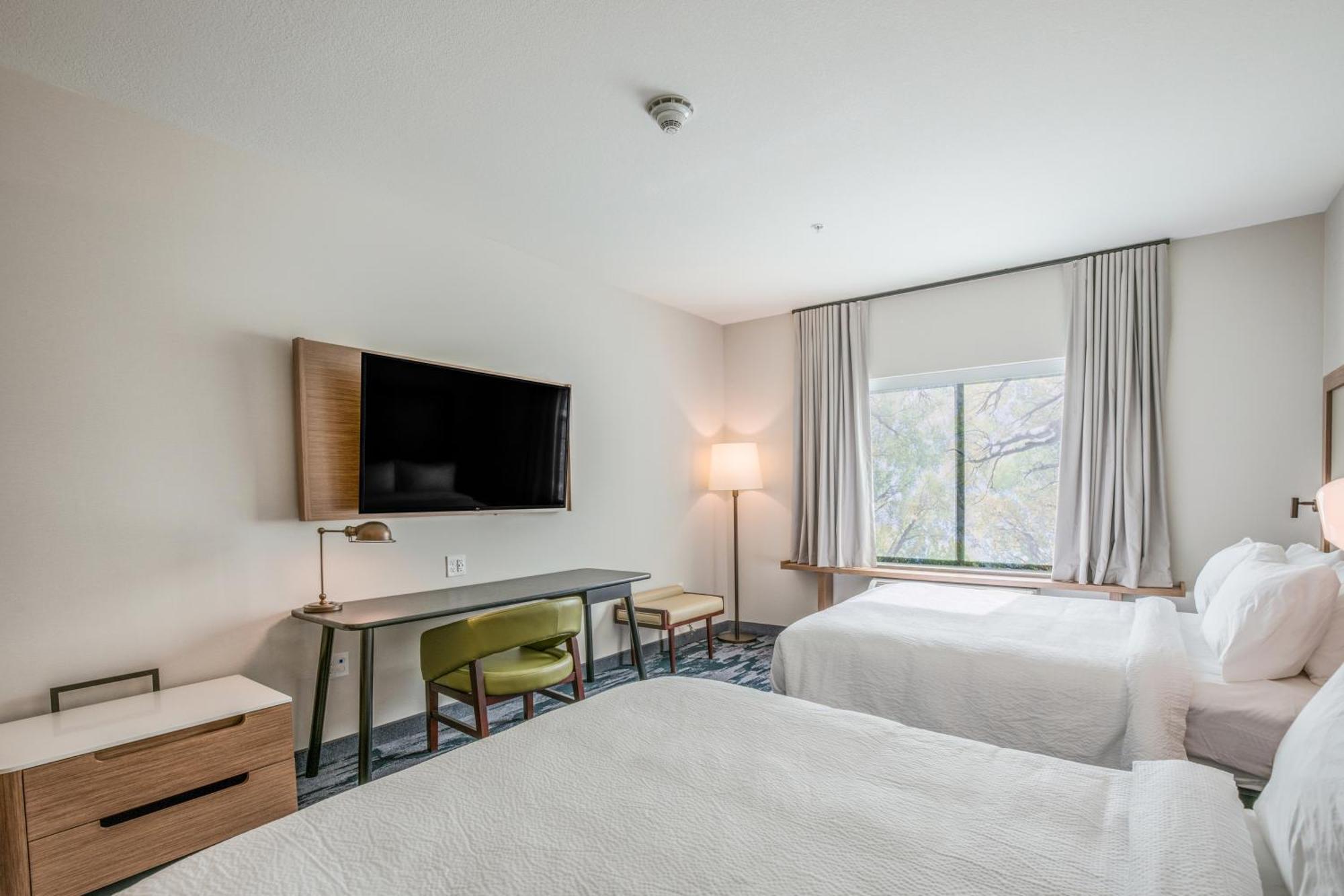 Fairfield Inn & Suites Вайтвотер Екстер'єр фото