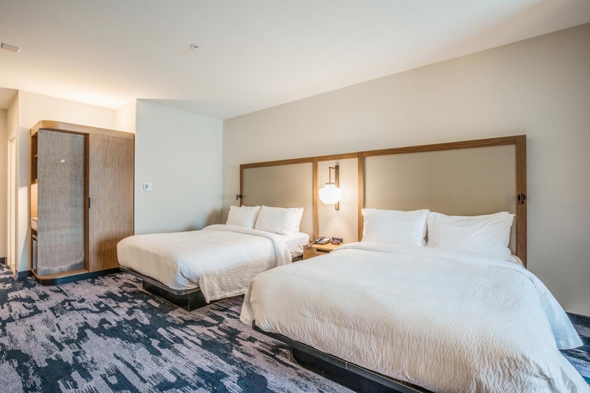 Fairfield Inn & Suites Вайтвотер Екстер'єр фото