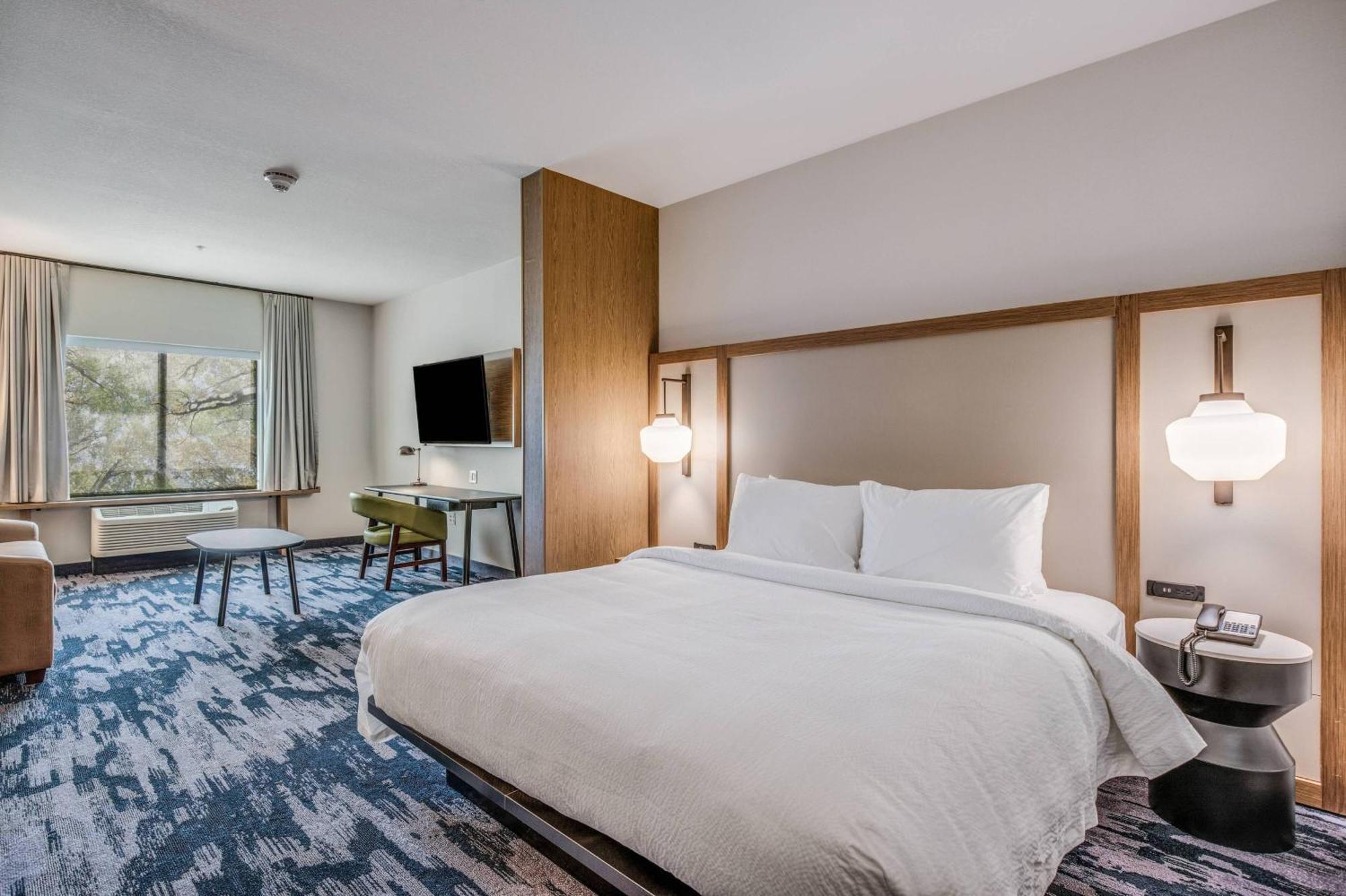 Fairfield Inn & Suites Вайтвотер Екстер'єр фото