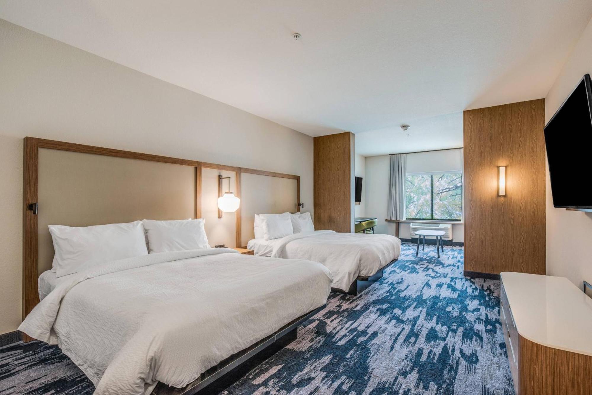 Fairfield Inn & Suites Вайтвотер Екстер'єр фото