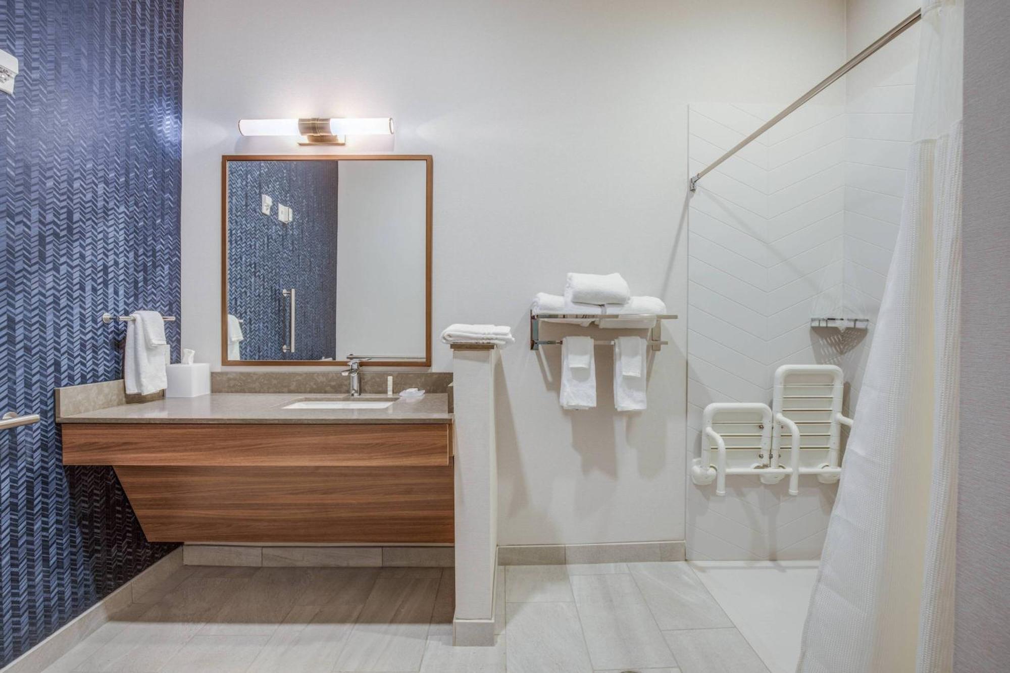 Fairfield Inn & Suites Вайтвотер Екстер'єр фото