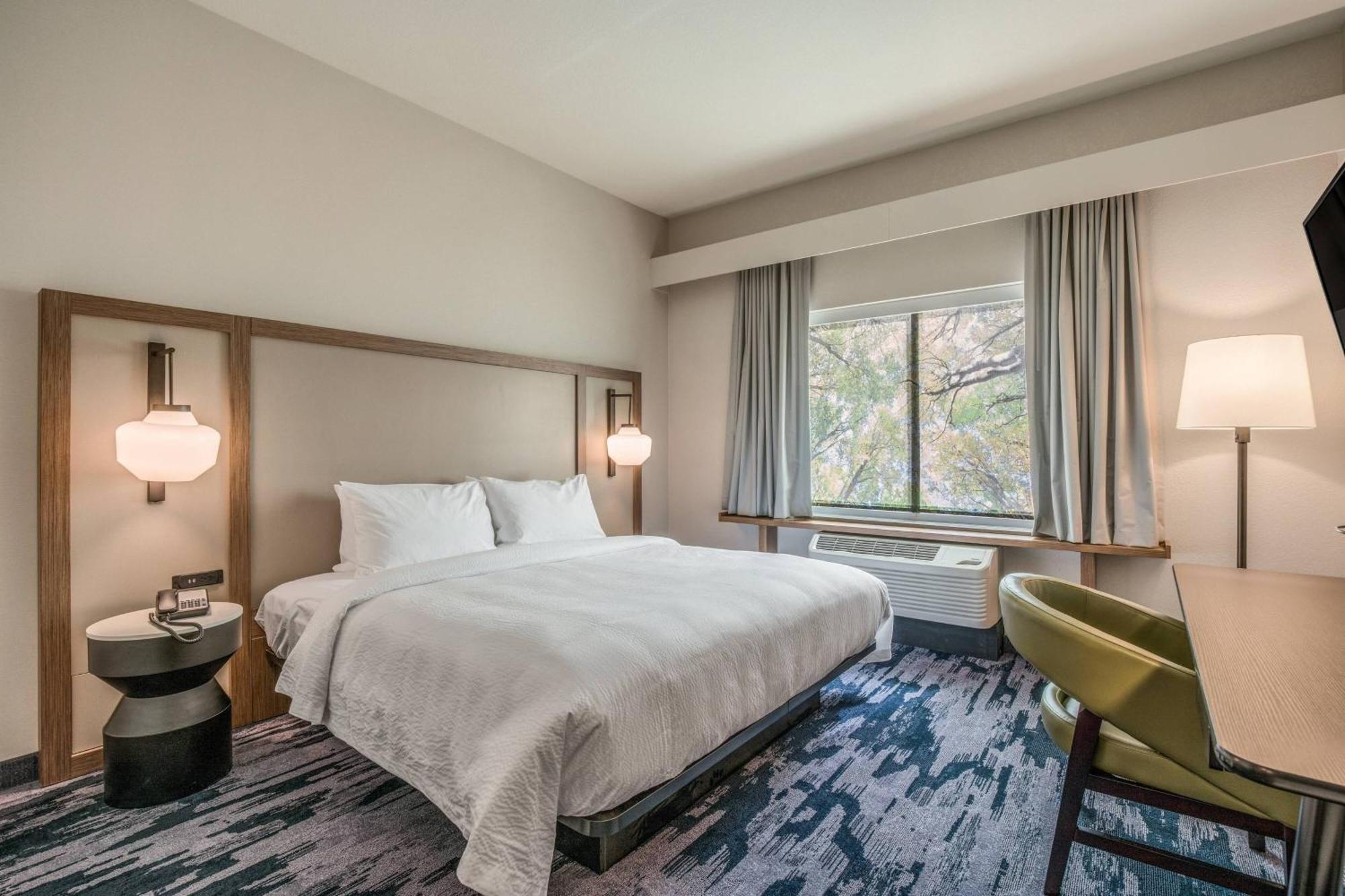 Fairfield Inn & Suites Вайтвотер Екстер'єр фото